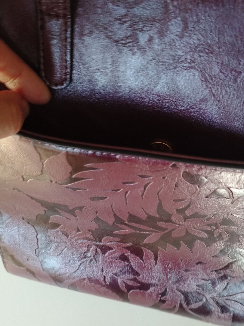 Convertible 3-way handbag/crossbody/backpack Vegan Leather Burgundy Embossed NEW - Picture 11 of 14